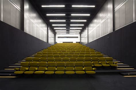 eli roth fondazione prada|CINEMA GODARD .